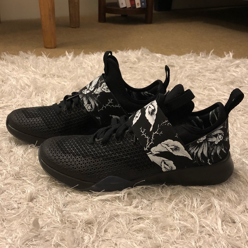 Nike air zoom strong AMP Women’s training shoe